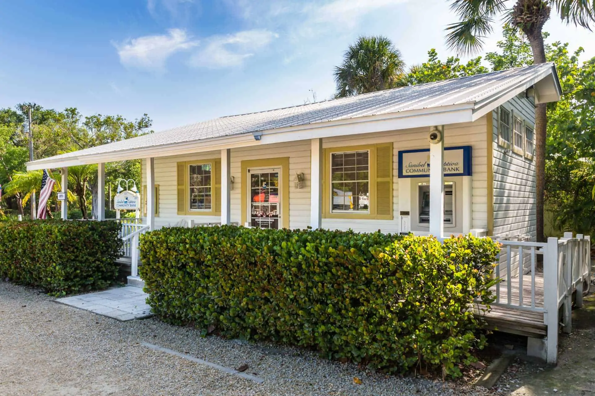 Sanibel Captiva Community Bank Reopens Periwinkle Way Location